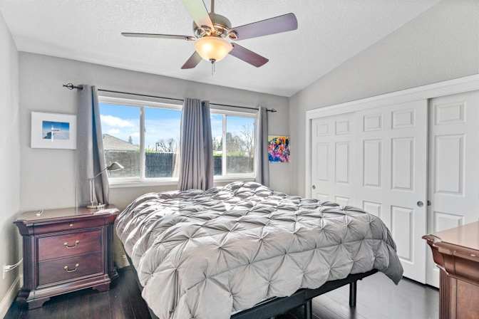 Thomas's room