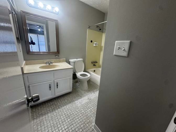 Alcove Rooms's room