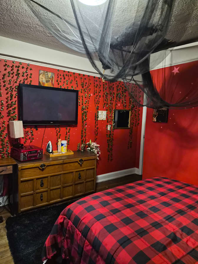 Ms Nicky's room