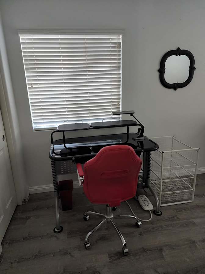 Dahlia's room