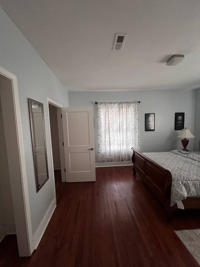 Alcove Rooms's room
