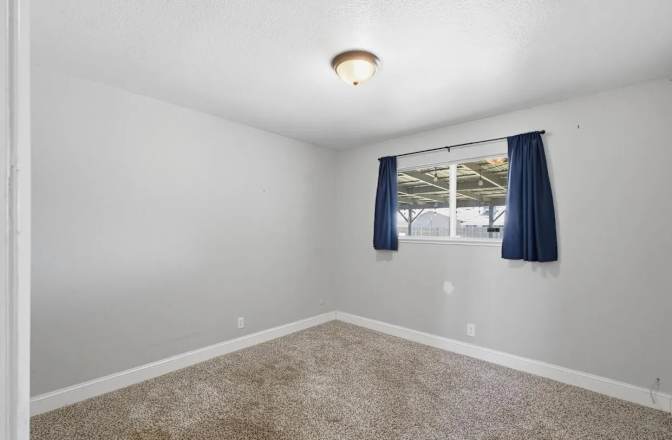 Lisa's room