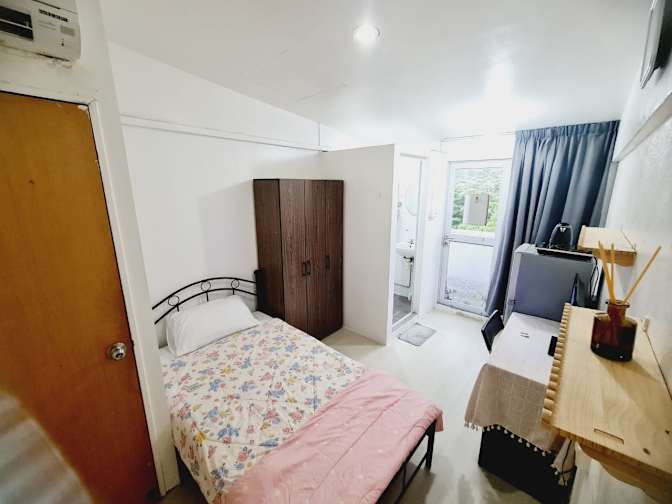 Roomy's room
