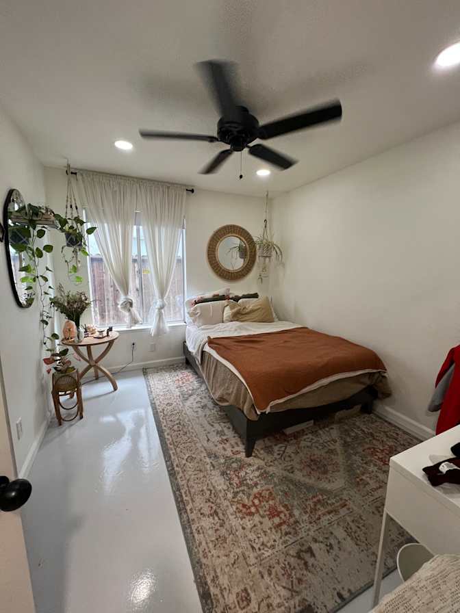 Anais's room