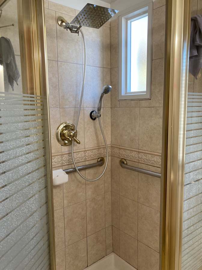 College Park Bed and Bath's's room