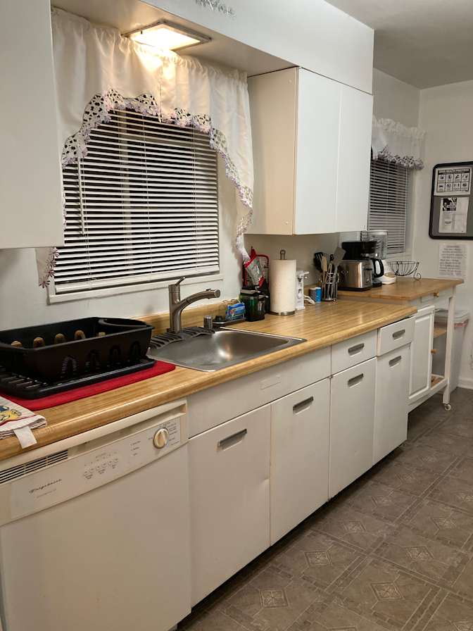 College Park Bed and Bath's's room