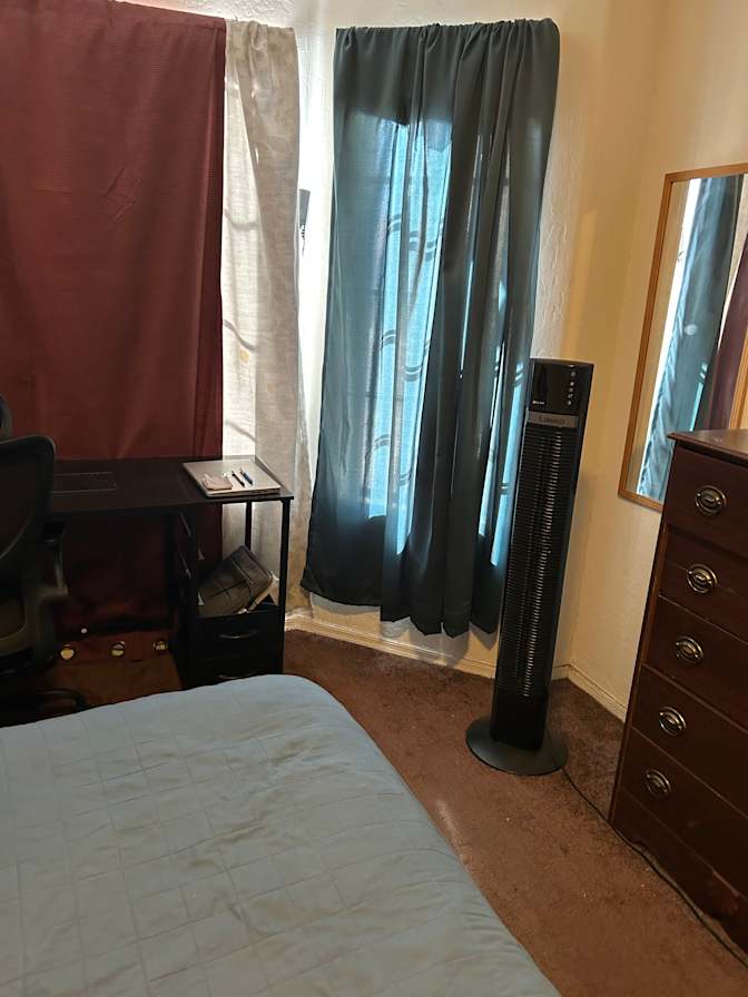 kiyoumarceFaridian's room