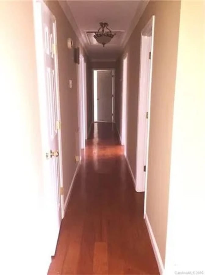 Alcove Rooms's room