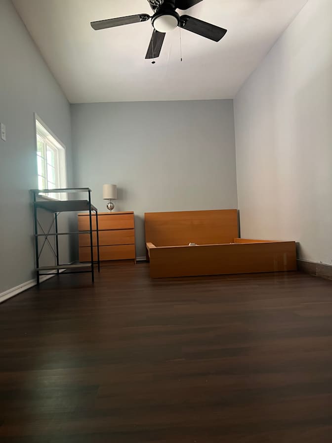 Yen's room