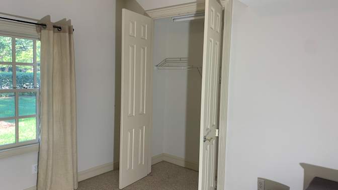 Alcove Rooms's room