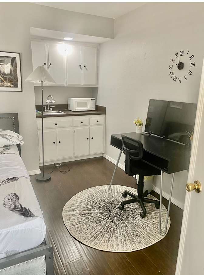 Carmen's room