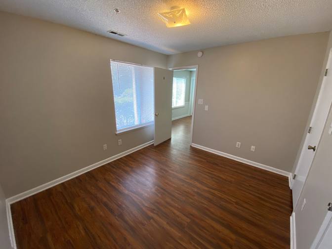 Alcove Rooms's room