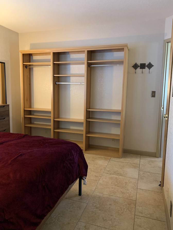 Luis's room