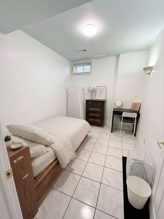 Charlie Vo's room