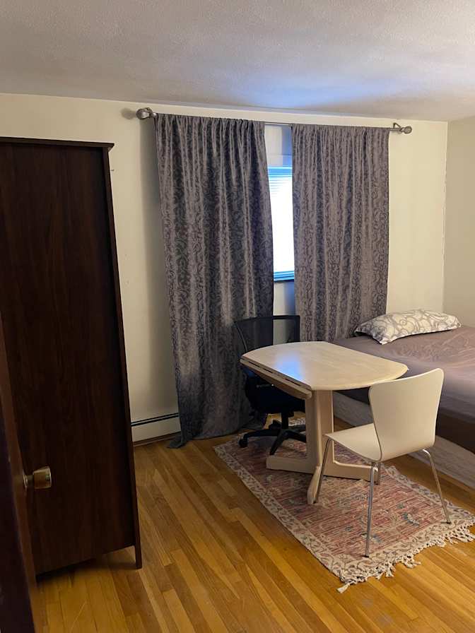 Ali's room