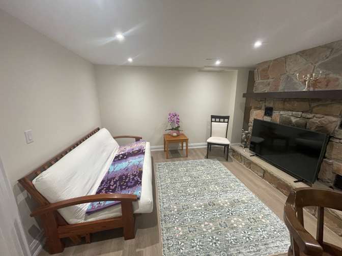 Mohammad Keramati Moezabad's room