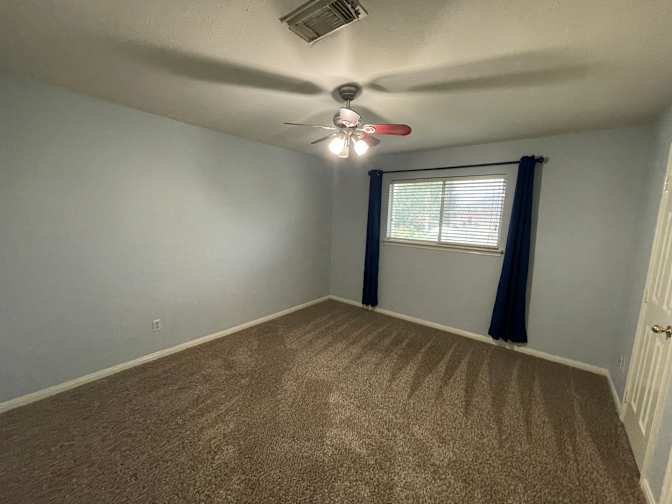 Roberto's room