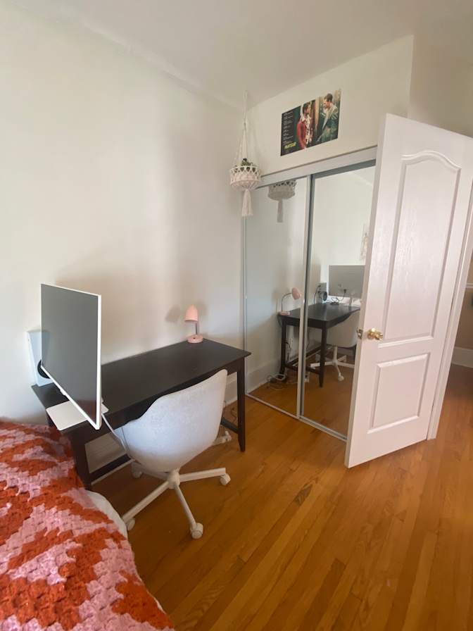 Olivia Hall's room