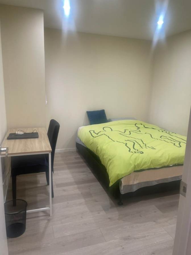 Si Young Jo's room