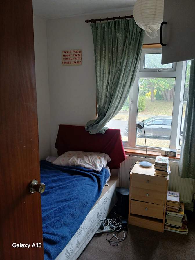 JORGE's room
