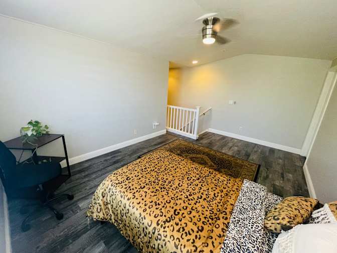 Tvaprakash's room
