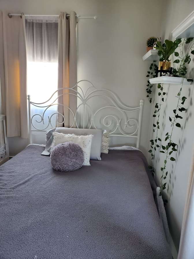 Scarlett's room