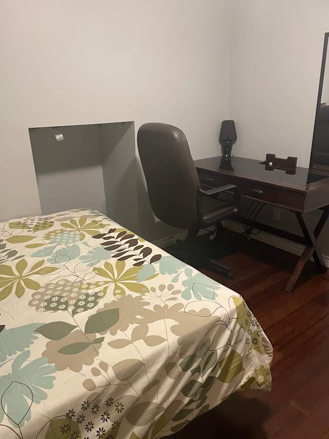 Tharushika Dewasurendra's room