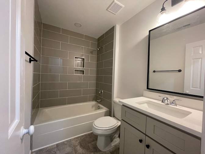 Alcove Rooms's room