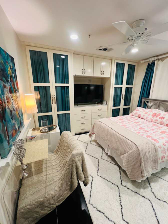 Yvette's room