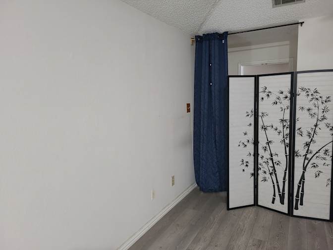 Tom's room