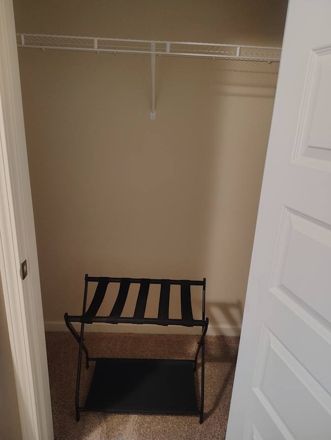 Dee's room