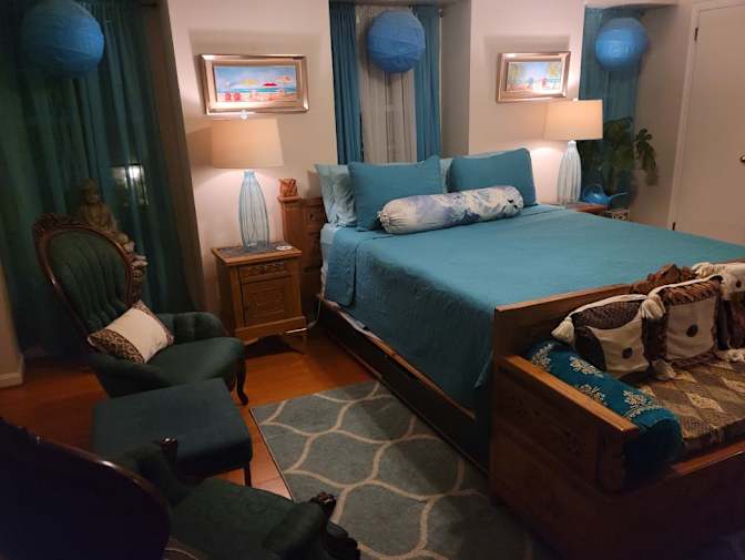 Ario's room