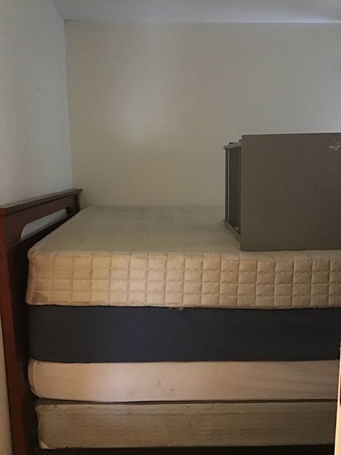 Alcove Rooms's room
