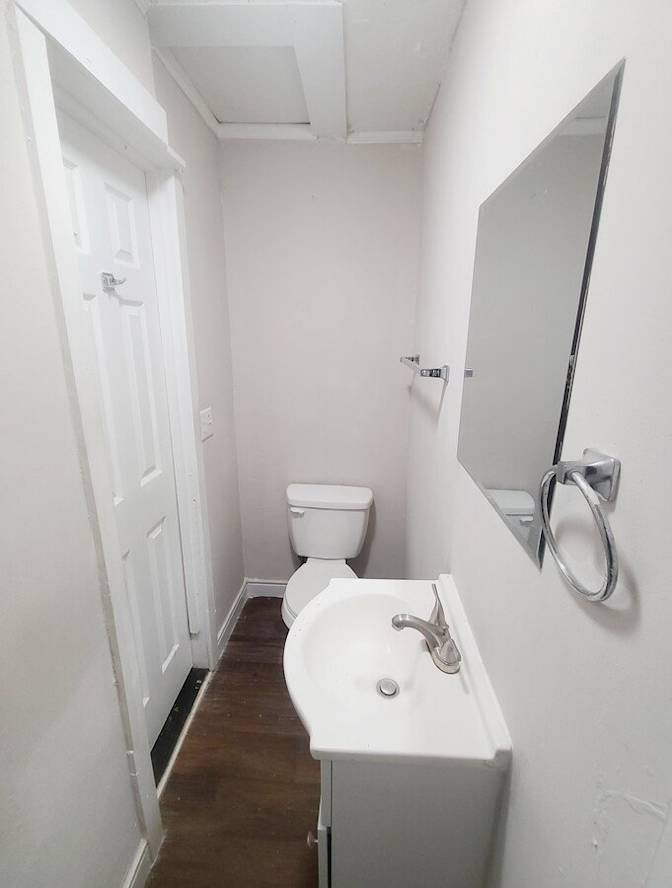 Alcove Rooms's room