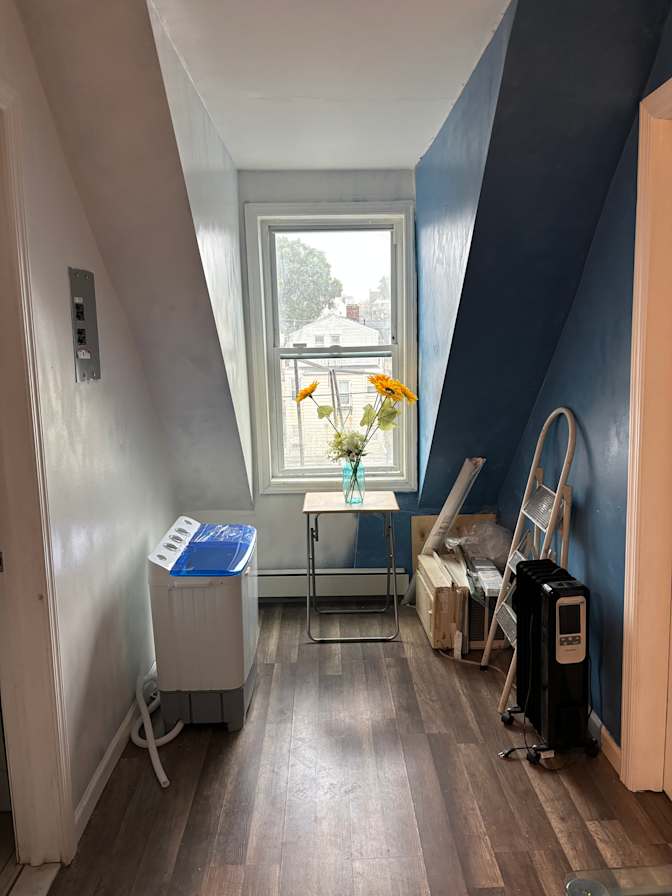 Alecia  Jones's room