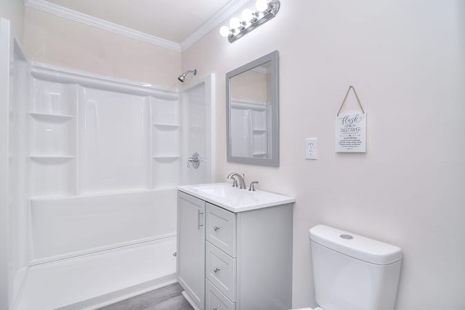 lifedoorrentals's room
