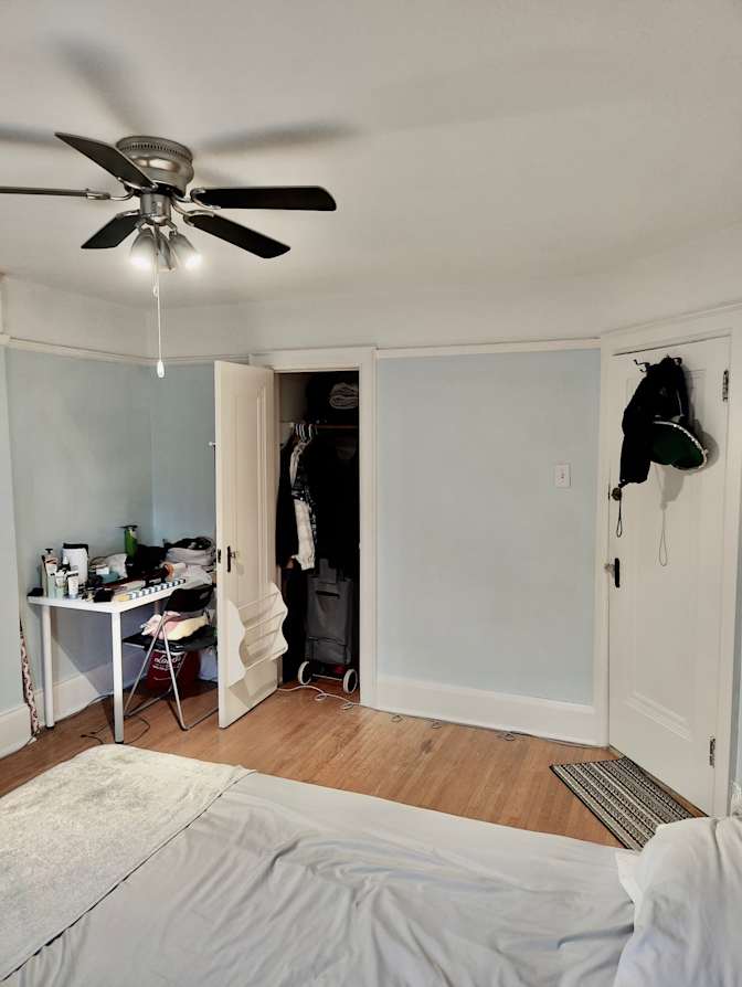 Mahnaz Shahrzad Asr's room