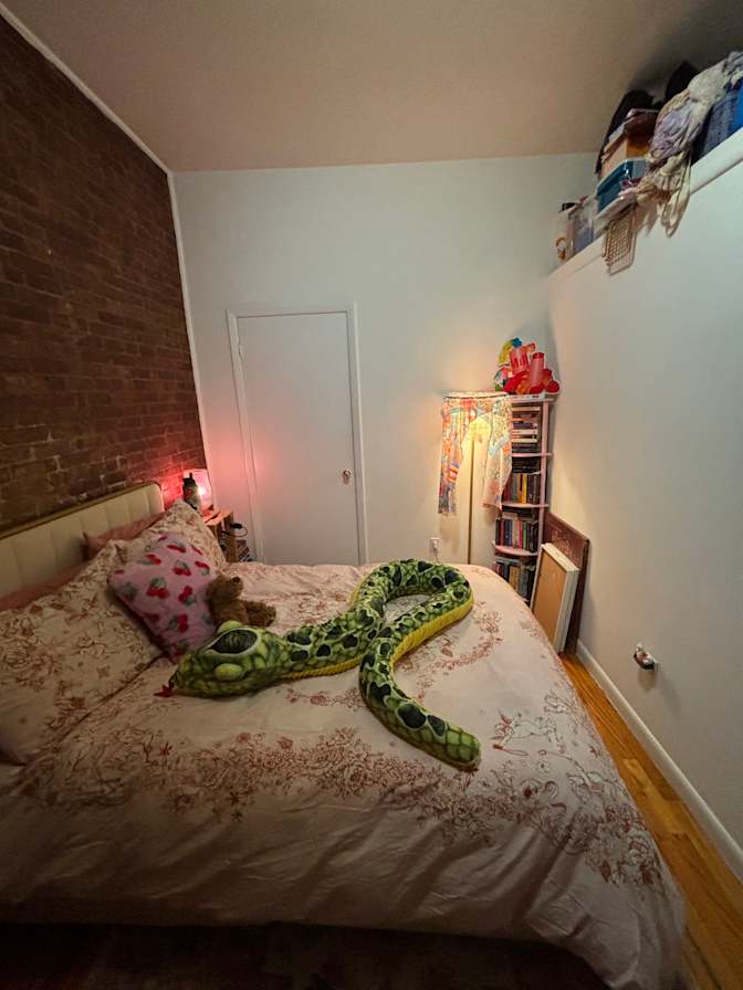 Eileen Sandi Fiore's room