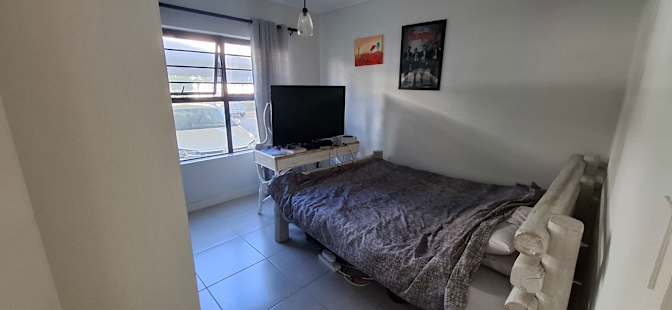 Marnes's room