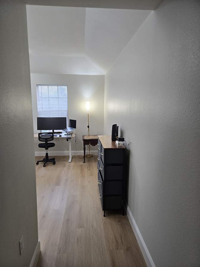Carlos's room