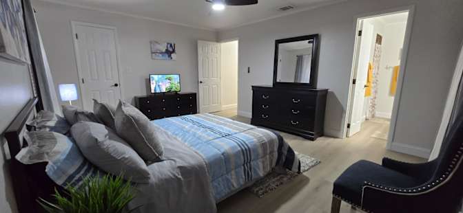 Neche's room