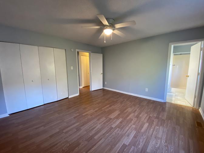 Alcove Rooms's room
