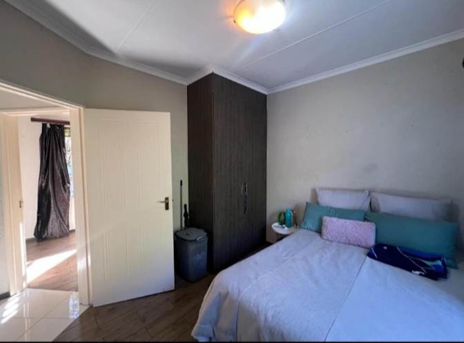 Naledi's room