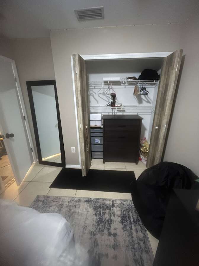 Nollis Brissett's room