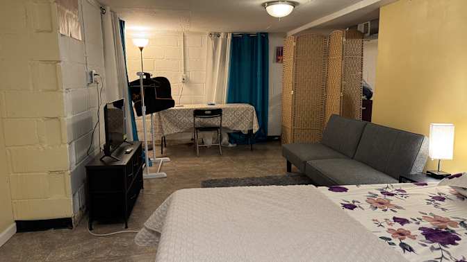 Shibli's room