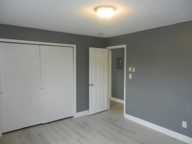 Lee's room