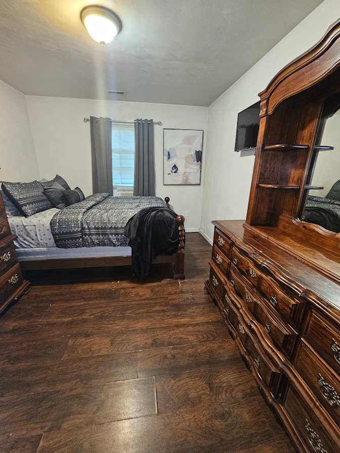 WACKENE's room