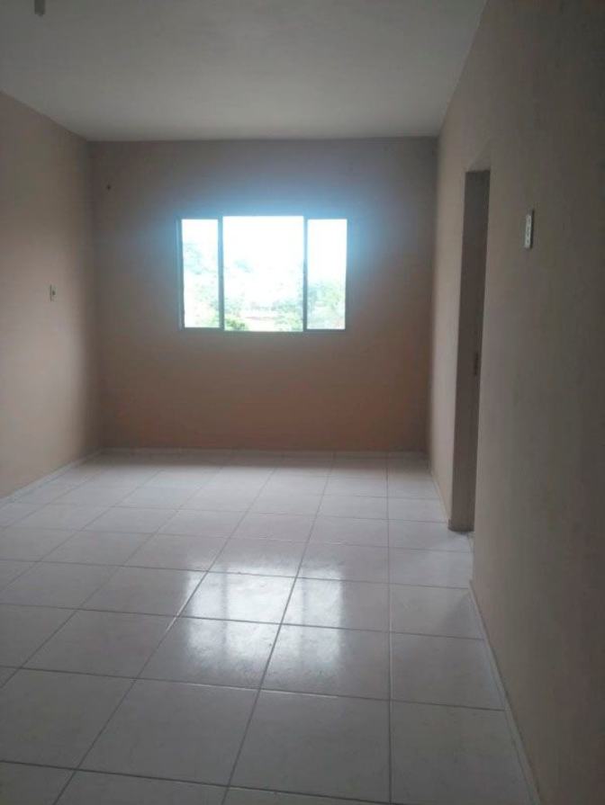 Llwazi hadebe's room