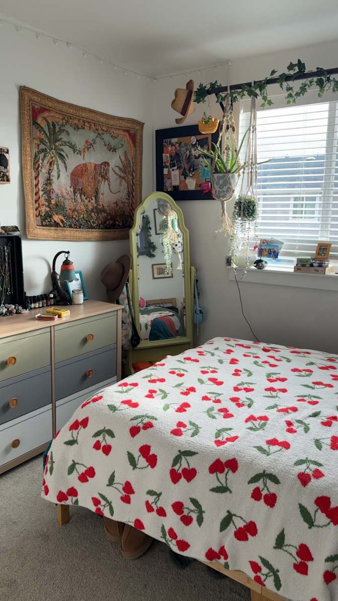 Gwen's room