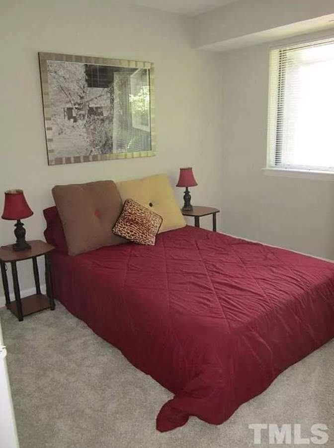 Alcove Rooms's room